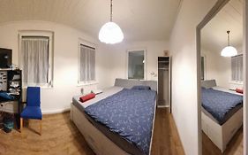 Charmantes Helles Zimmer Zentrumnah Und Naturnah